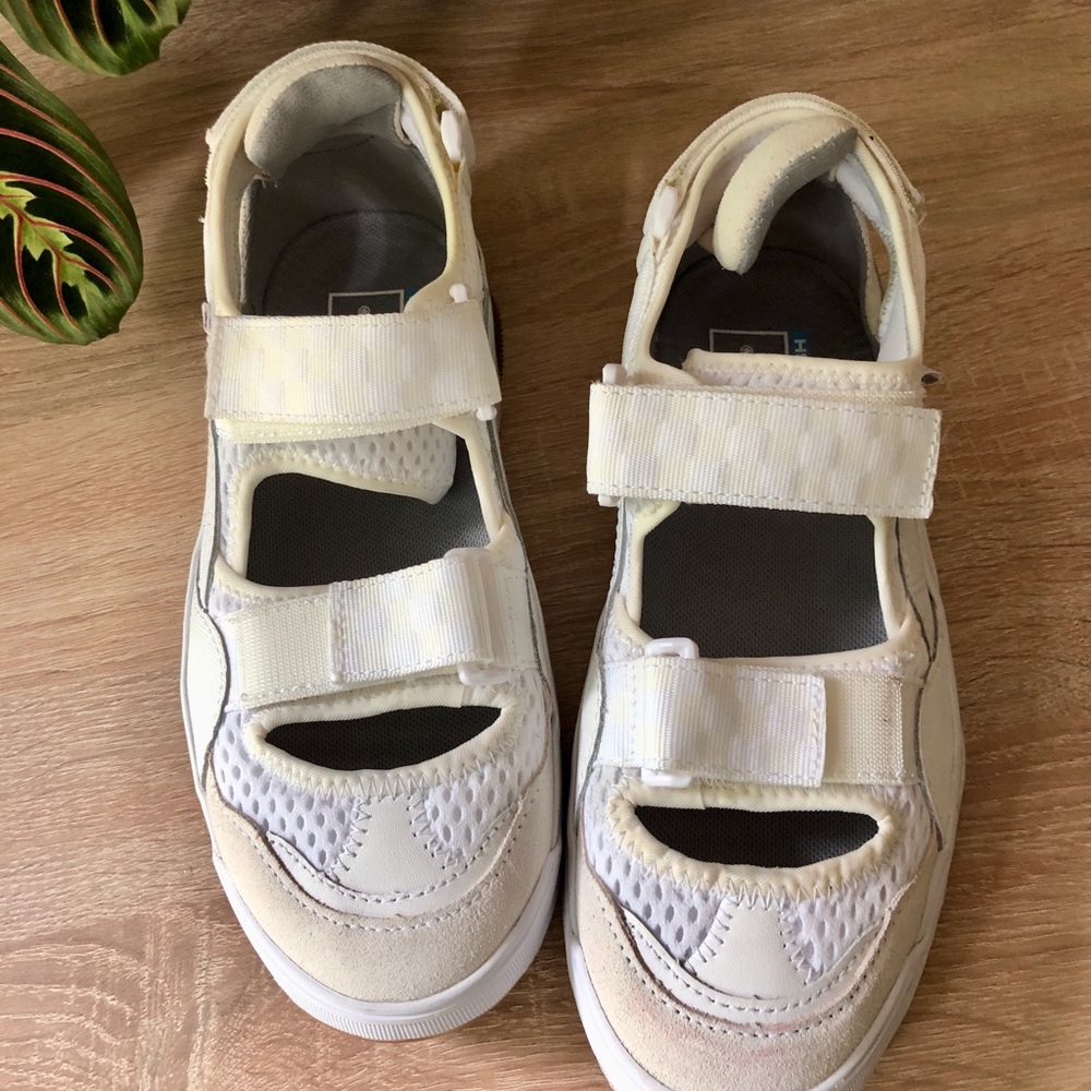 Womens Vans Varix Tri-Lock 6.5 8 Tru White Tennis Walking Comfort Shoes EUC!